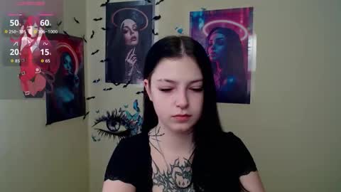 Snapshot of sweet_cherryg chatting on March 26, 7:14 am Ivy online show from March 26, 7:14 am
