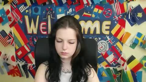 Snapshot of sweet_cherryg chatting on April 16, 6:47 am Ivy online show from April 16, 6:47 am