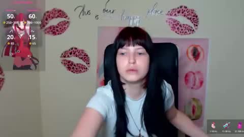Snapshot of sweet_cherryg chatting on May 25, 6:19 am Ivy online show from May 25, 6:19 am