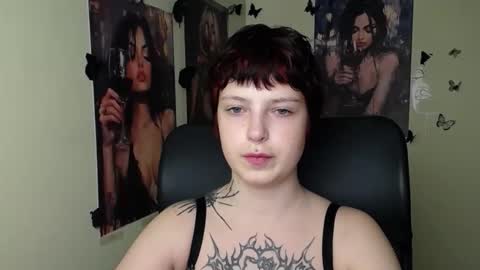 Snapshot of sweet_cherryg chatting on June 9, 6:03 am Ivy online show from June 9, 6:03 am