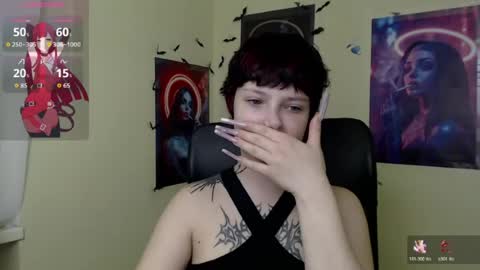 Snapshot of sweet_cherryg chatting on June 10, 6:34 am Ivy online show from June 10, 6:34 am