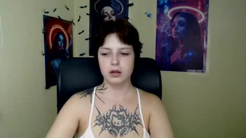Snapshot of sweet_cherryg chatting on July 10, 11:02 am Ivy online show from July 10, 11:02 am