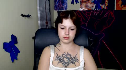 Snapshot of sweet_cherryg chatting on July 24, 6:22 am Ivy online show from July 24, 6:22 am