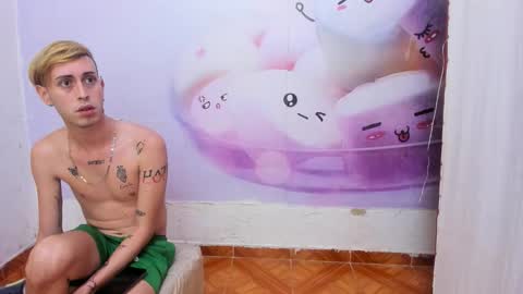 sweet_diamond__ online show from February 9, 3:21 am