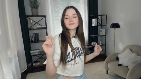 sweet_disaster_ online show from September 28, 8:09 am