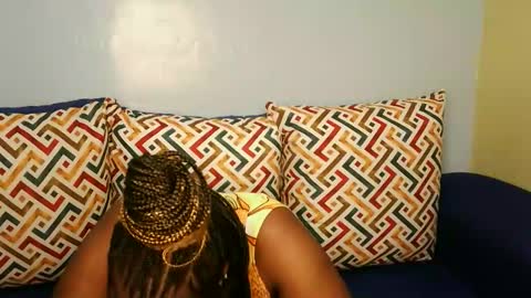 sweet_dollo online show from October 30, 4:30 pm