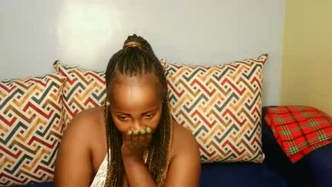 sweet_dollo online show from November 2, 10:56 pm