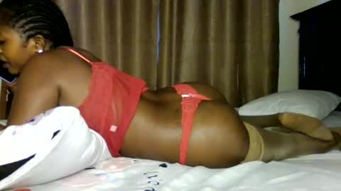 sweet_ebony001 online show from July 27, 6:20 am