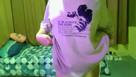 Snapshot of sweet_echa chatting on December 14, 12:10 pm Echa online show from December 14, 12:10 pm