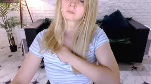 Emily online show from October 4, 6:22 am