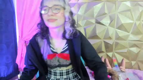  emmili  online show from December 2, 3:25 pm