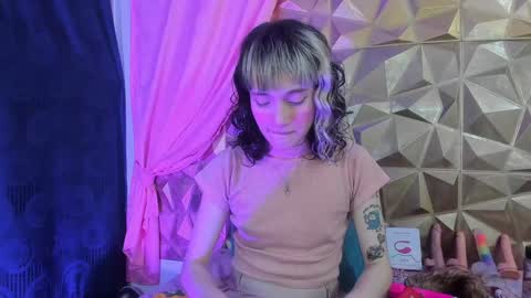  emmili  online show from December 3, 12:16 pm