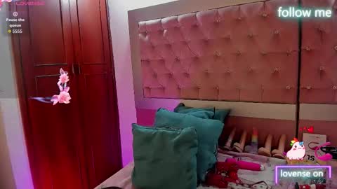  emmili  online show from February 9, 11:58 am