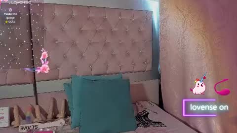  emmili  online show from July 22, 12:30 pm