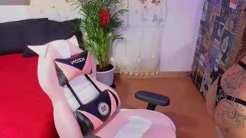 Snapshot of sweet_explotion chatting on December 2, 3:01 am sweet thani online show from December 2, 3:01 am