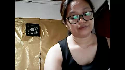 Snapshot of sweet_faye05 chatting on March 13, 1:56 am sweet_faye05 online show from March 13, 1:56 am