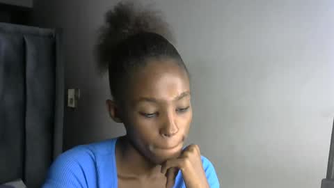 Snapshot of sweet_freaky chatting on December 3, 5:33 pm sweet_freaky online show from December 3, 5:33 pm