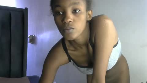Snapshot of sweet_freaky chatting on December 4, 8:12 am sweet_freaky online show from December 4, 8:12 am