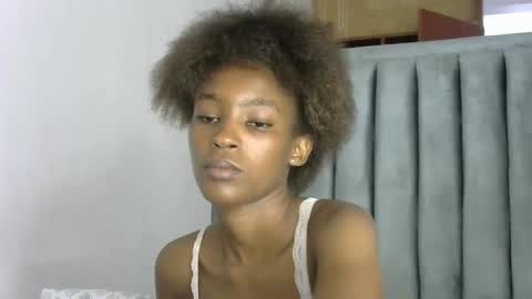 Snapshot of sweet_freaky chatting on December 5, 1:52 pm sweet_freaky online show from December 5, 1:52 pm
