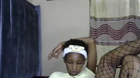 sweet_freaky online show from June 5, 6:52 am