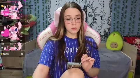 Alice online show from February 13, 4:00 am