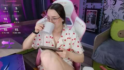 Alice online show from December 15, 3:44 am