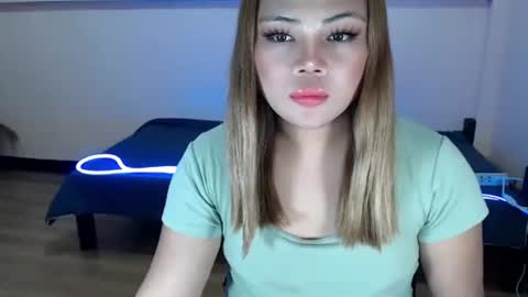 sophia daisy  online show from December 18, 12:00 pm