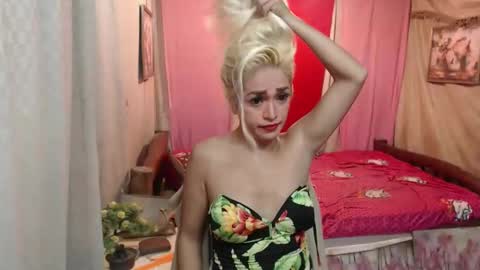 Snapshot of sweet_hunterxx chatting on October 20, 12:00 am sweet_hunterxx online show from October 20, 12:00 am