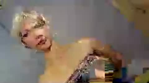 Snapshot of sweet_jassel chatting on July 6, 3:03 pm sweet_jassel online show from July 6, 3:03 pm