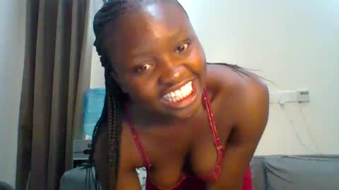 Snapshot of sweet_jenica chatting on January 30, 7:50 am ESTHER NEEMA online show from January 30, 7:50 am