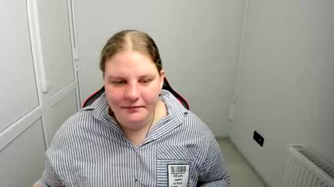 Karla online show from May 8, 6:52 am