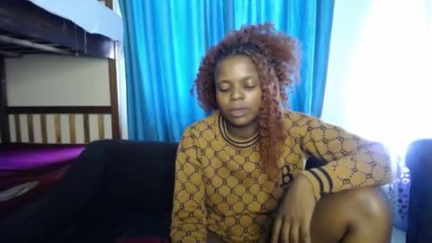 Snapshot of sweet_kush chatting on July 24, 5:38 am Kush online show from July 24, 5:38 am