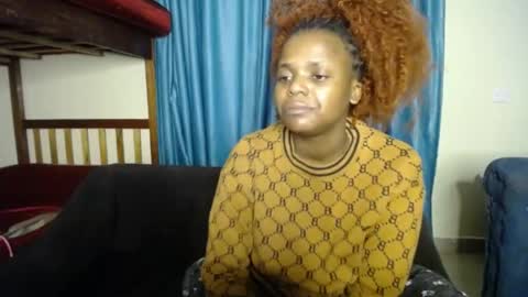Snapshot of sweet_kush chatting on July 27, 3:35 am Kush online show from July 27, 3:35 am