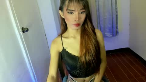 sweet_kyliexx online show from June 13, 6:00 am