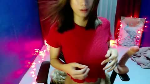 Snapshot of sweet_like_angel143 chatting on June 2, 2:46 am angie online show from June 2, 2:46 am