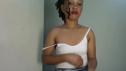 Snapshot of sweet_likey chatting on March 30, 9:16 pm sweet likey online show from March 30, 9:16 pm