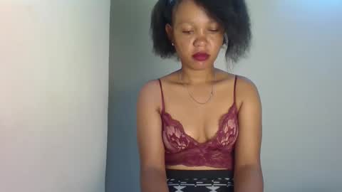 Snapshot of sweet_likey chatting on April 7, 5:08 am sweet likey online show from April 7, 5:08 am