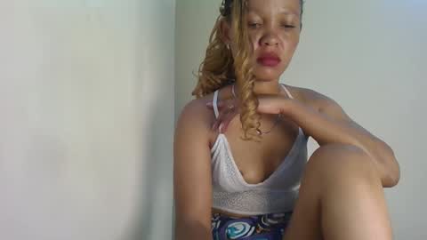 Snapshot of sweet_likey chatting on April 16, 7:47 pm sweet likey online show from April 16, 7:47 pm