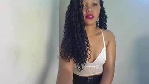 Snapshot of sweet_likey chatting on May 15, 2:13 pm sweet likey online show from May 15, 2:13 pm