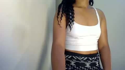 Snapshot of sweet_likey chatting on June 9, 4:02 am sweet likey online show from June 9, 4:02 am