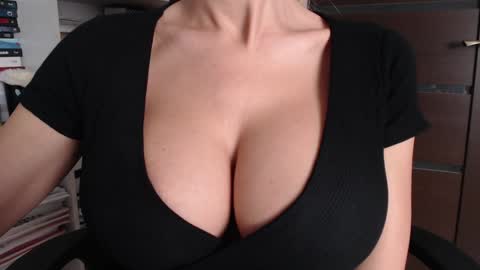 Jen online show from October 21, 5:30 am