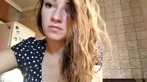 Anna online show from February 8, 1:01 pm