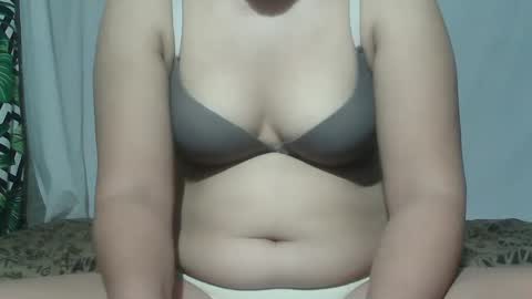 Snapshot of sweet_lily0613 chatting on March 3, 11:24 pm sweet_lily0613 online show from March 3, 11:24 pm