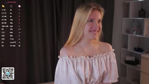 Lily online show from June 10, 1:39 am