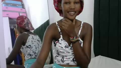 Snapshot of sweet_lisiours chatting on February 3, 12:47 pm cindy online show from February 3, 12:47 pm