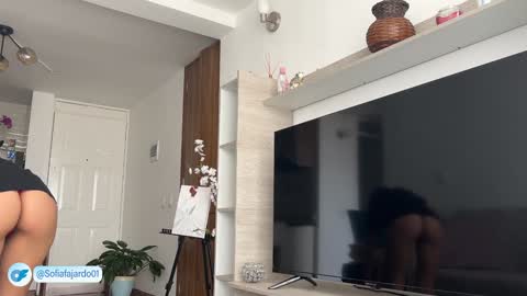 Snapshot of sweet_littleee chatting on October 2, 7:32 pm free private online show from October 2, 7:32 pm