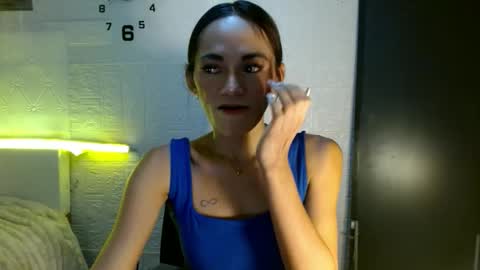 Snapshot of sweet_marry143 chatting on October 20, 10:49 am marry online show from October 20, 10:49 am