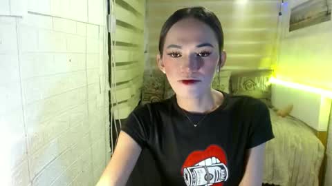 Snapshot of sweet_marry143 chatting on November 18, 6:45 pm marry online show from November 18, 6:45 pm