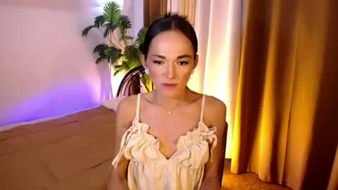 Snapshot of sweet_marry143 chatting on May 9, 2:17 am marry online show from May 9, 2:17 am