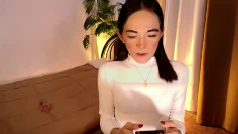 Snapshot of sweet_marry143 chatting on May 18, 12:40 am marry online show from May 18, 12:40 am